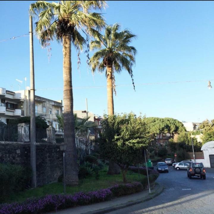 Bed & Breakfast Dietro Le Mura Aci Castello Exterior foto