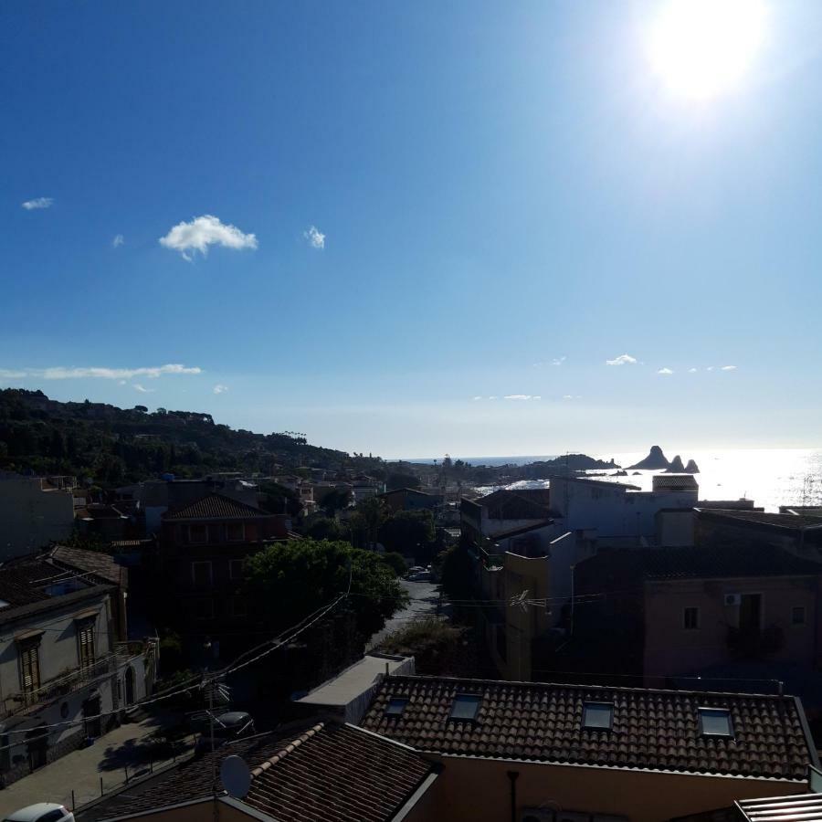 Bed & Breakfast Dietro Le Mura Aci Castello Exterior foto
