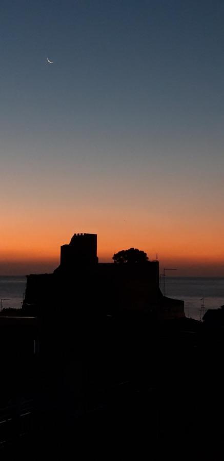 Bed & Breakfast Dietro Le Mura Aci Castello Exterior foto