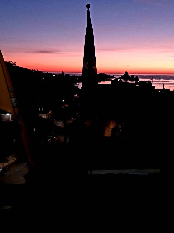 Bed & Breakfast Dietro Le Mura Aci Castello Exterior foto